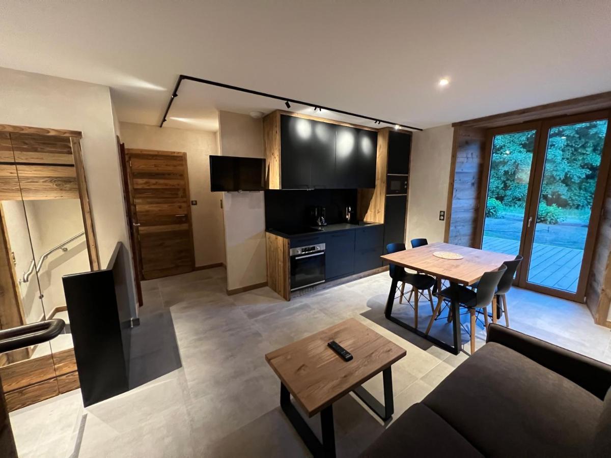 Gite Roche Des Ducs Avec Piscine Toute L'Annee, Spa, Sauna, Hammam Rochesson Exteriör bild