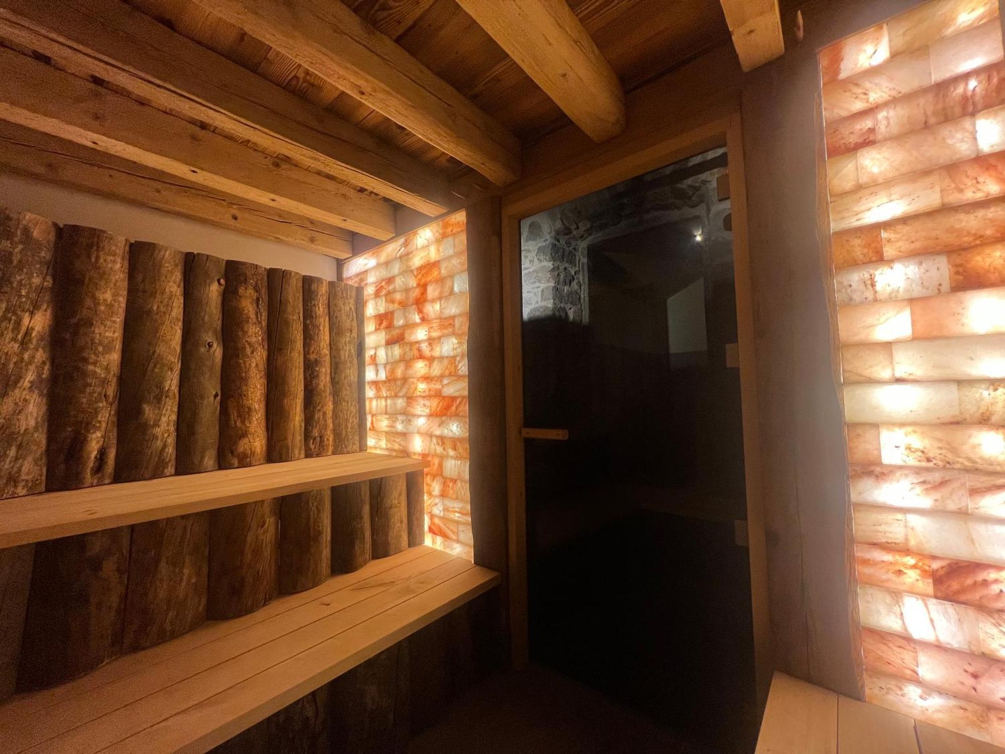 Gite Roche Des Ducs Avec Piscine Toute L'Annee, Spa, Sauna, Hammam Rochesson Exteriör bild