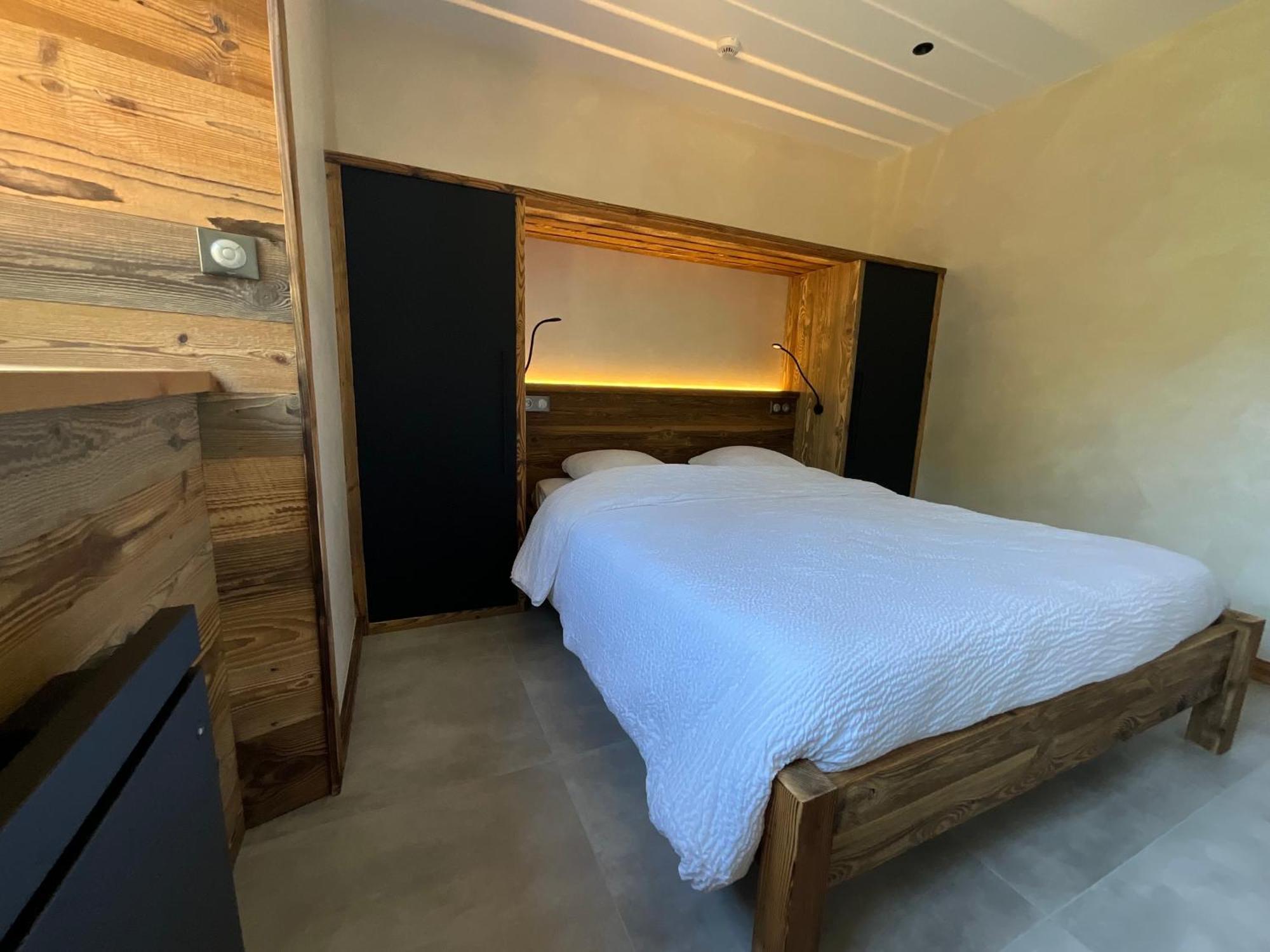 Gite Roche Des Ducs Avec Piscine Toute L'Annee, Spa, Sauna, Hammam Rochesson Exteriör bild