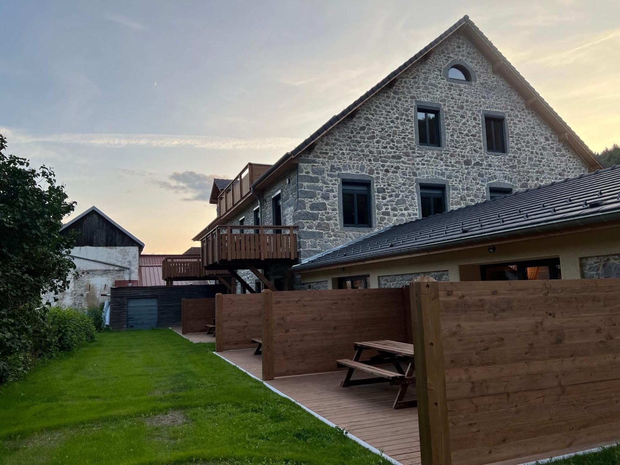 Gite Roche Des Ducs Avec Piscine Toute L'Annee, Spa, Sauna, Hammam Rochesson Exteriör bild